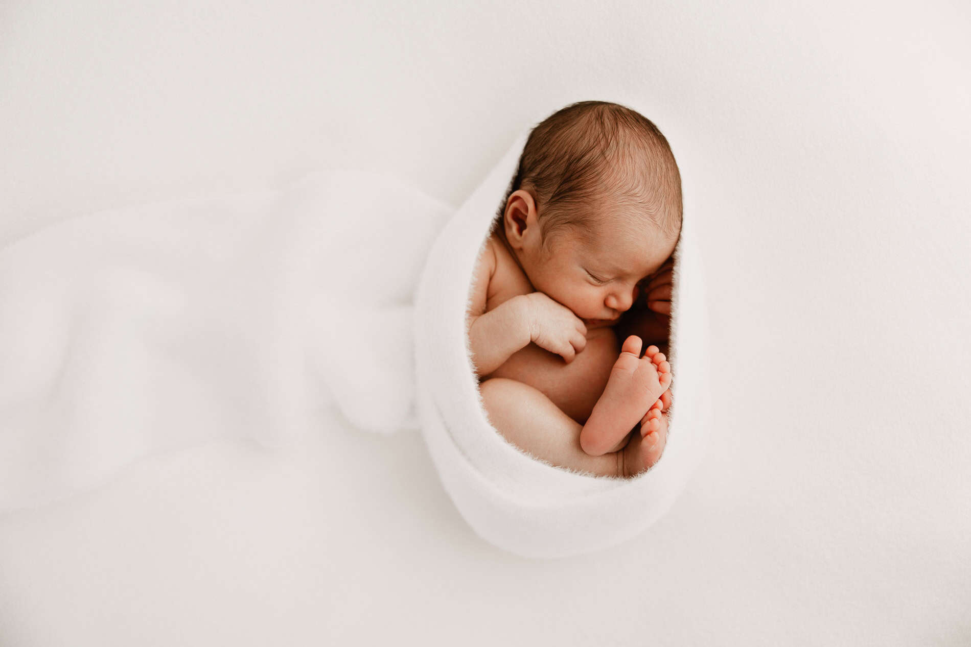 nyfødtfotograf kristina fagerdal kristiansand naturlig lys veggkunst