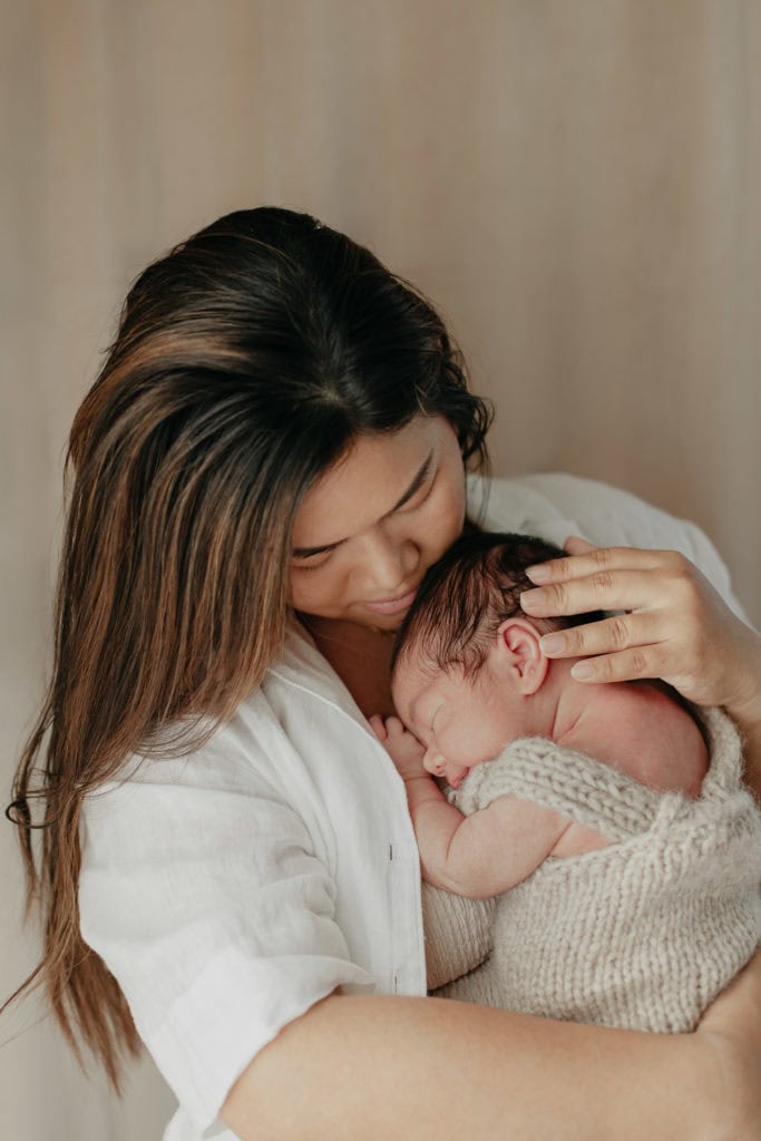 nyfødtfotograf kristiansand kristina fagerdal naturlig lys klassisk